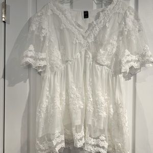 1XL Beautiful Lace top